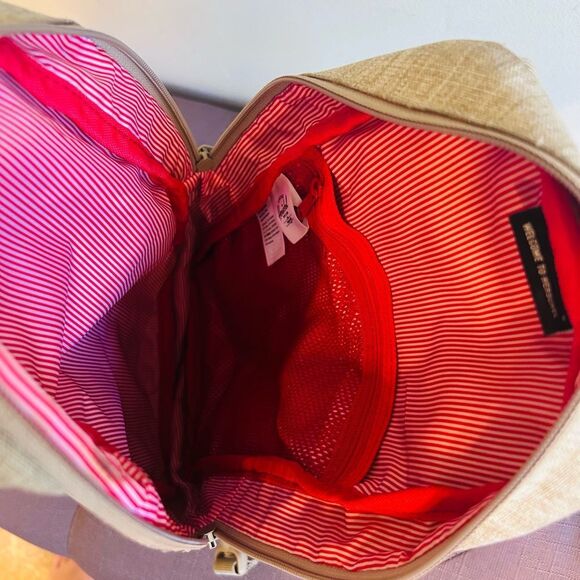 Herschel Supply Company  Oatmeal/Tan One Strap Shoulder Bag Backpack! - Picture 5 of 6